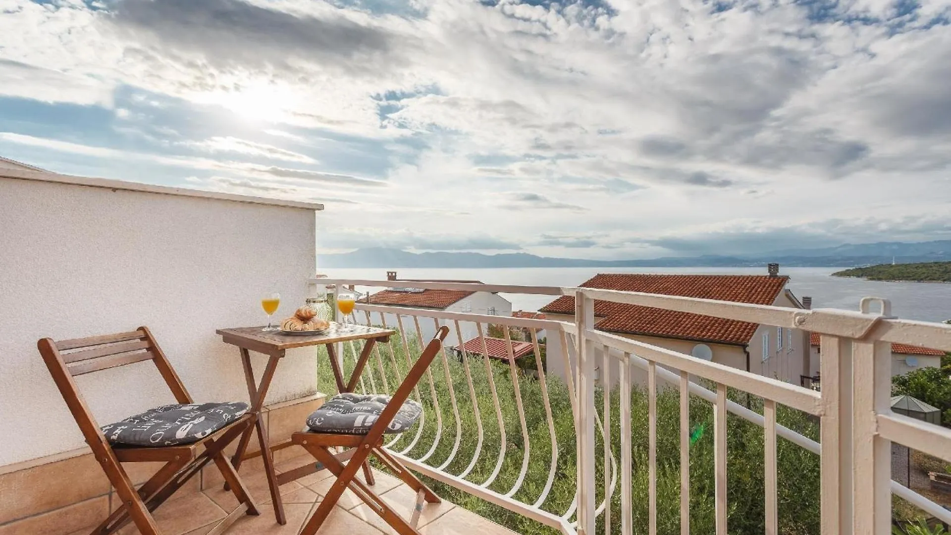 Studio Fuer 2 Personen Ca 26 Qm In Njivice, Kvarner Bucht Krk